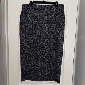 Classic Black & White Tweed Pencil Skirt